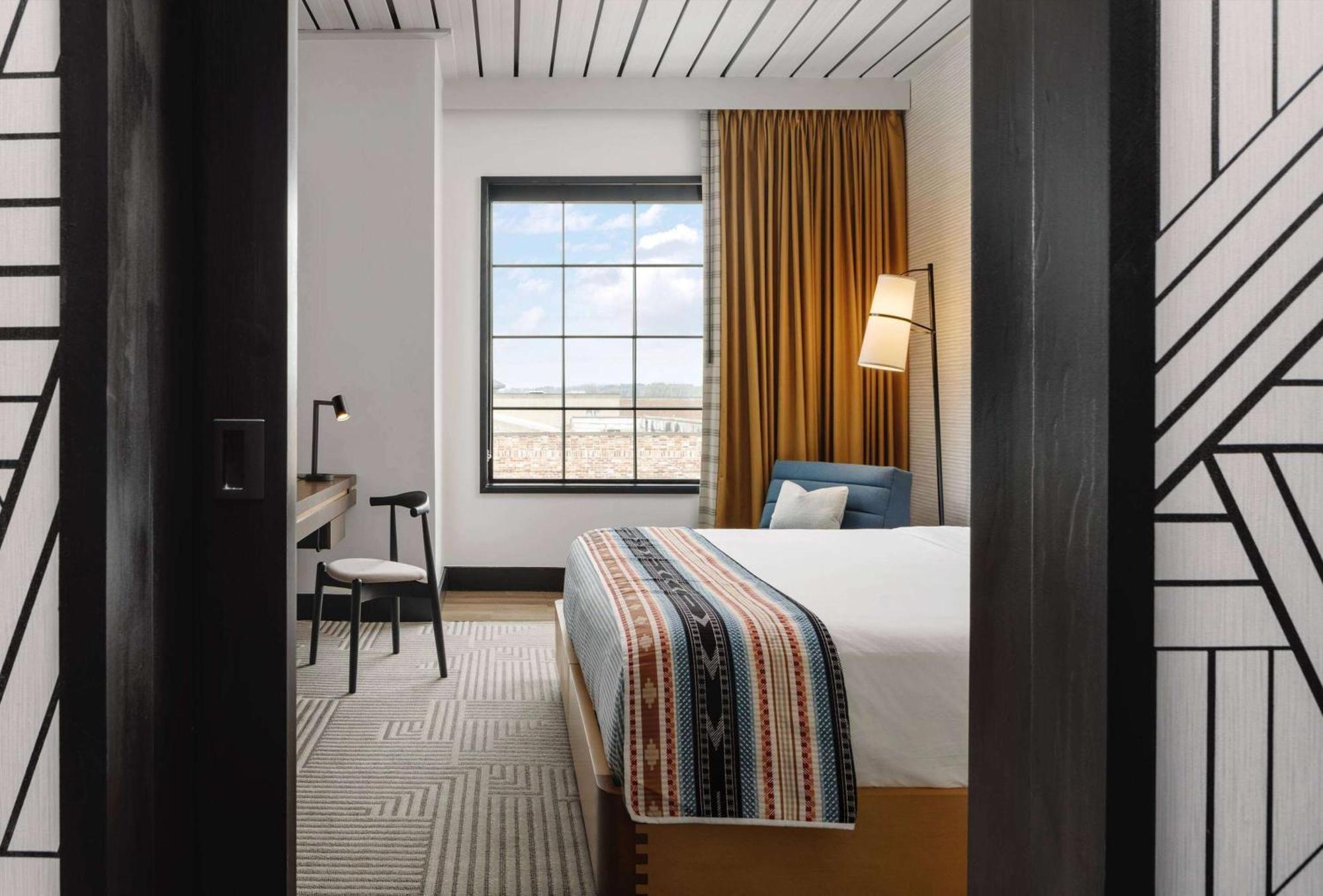 Hotel Tupelo, A Wyndham Hotel Экстерьер фото