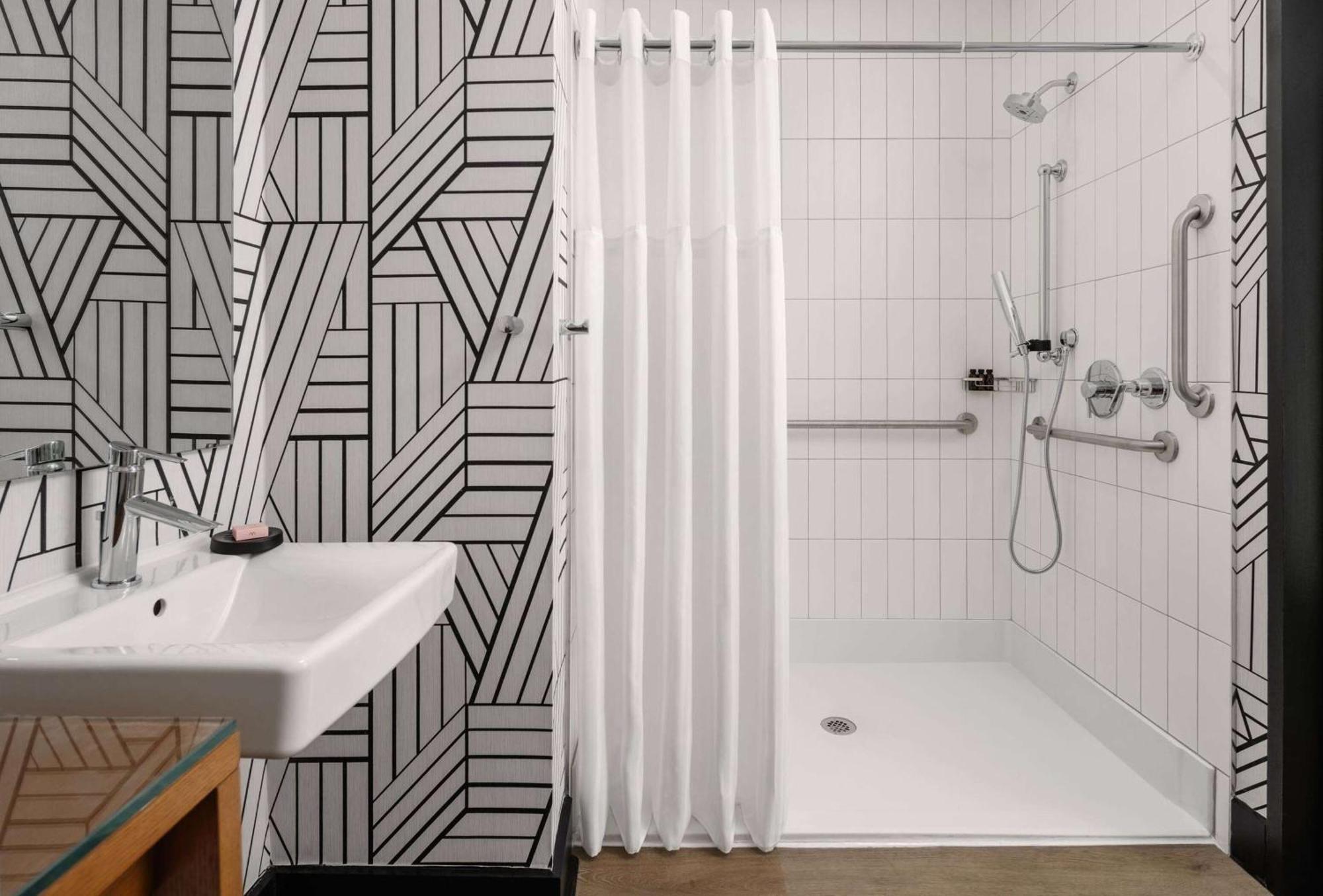 Hotel Tupelo, A Wyndham Hotel Экстерьер фото
