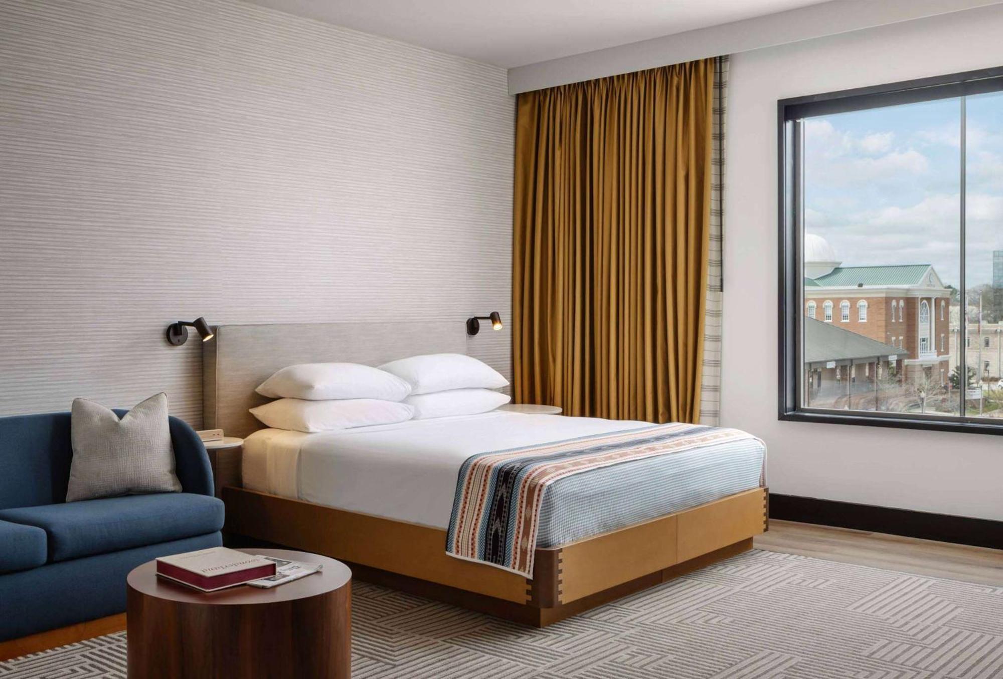 Hotel Tupelo, A Wyndham Hotel Экстерьер фото